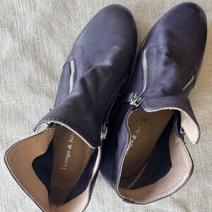 Django & Juliette Italian Leather Ankle Boots side "Opal" Zipper in Aubergine 37